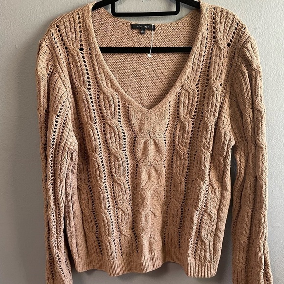 NWOT Love Tree textured cable knit v-neck sweater. Size Large. - Picture 1 of 4